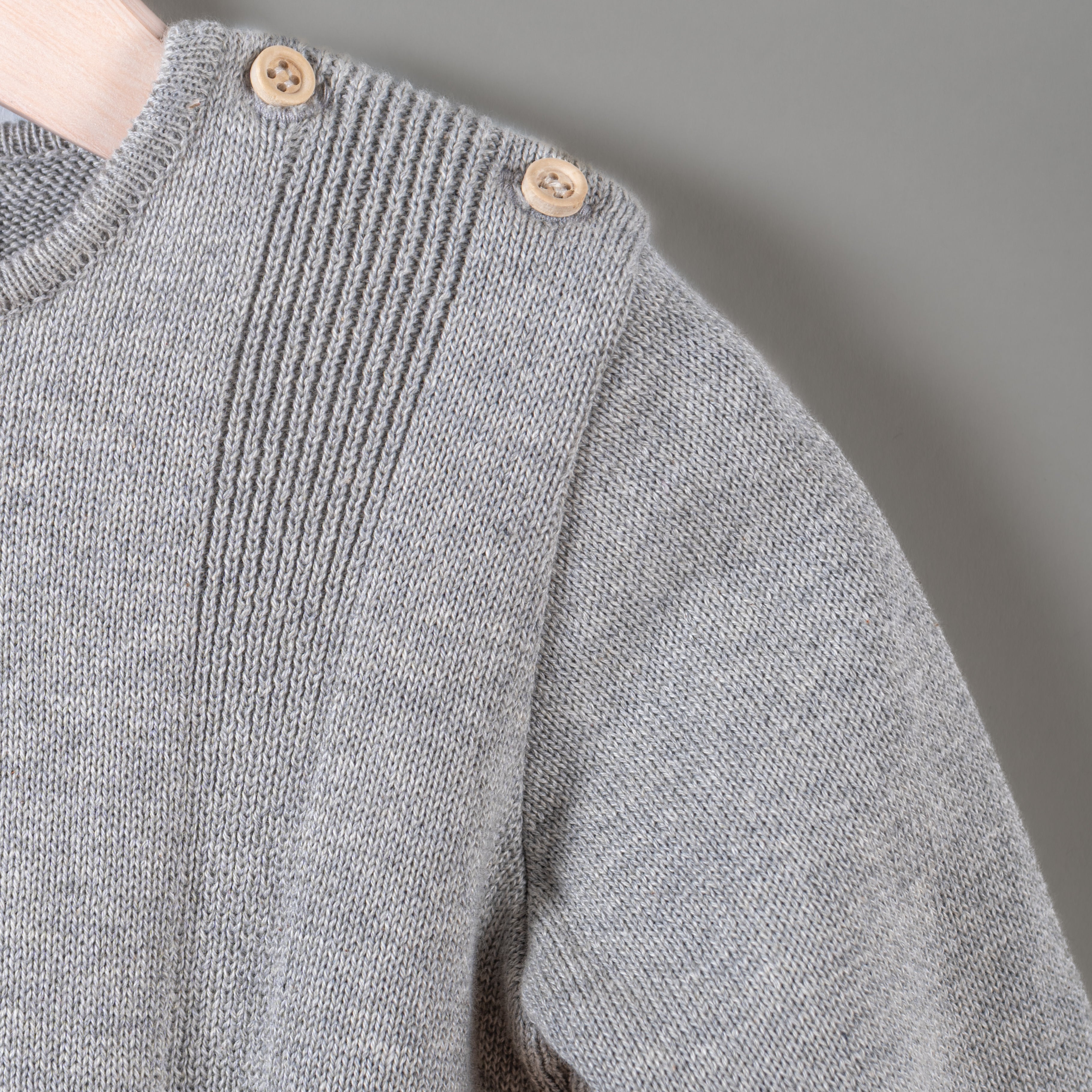 Sueter unisex canaletas gris claro