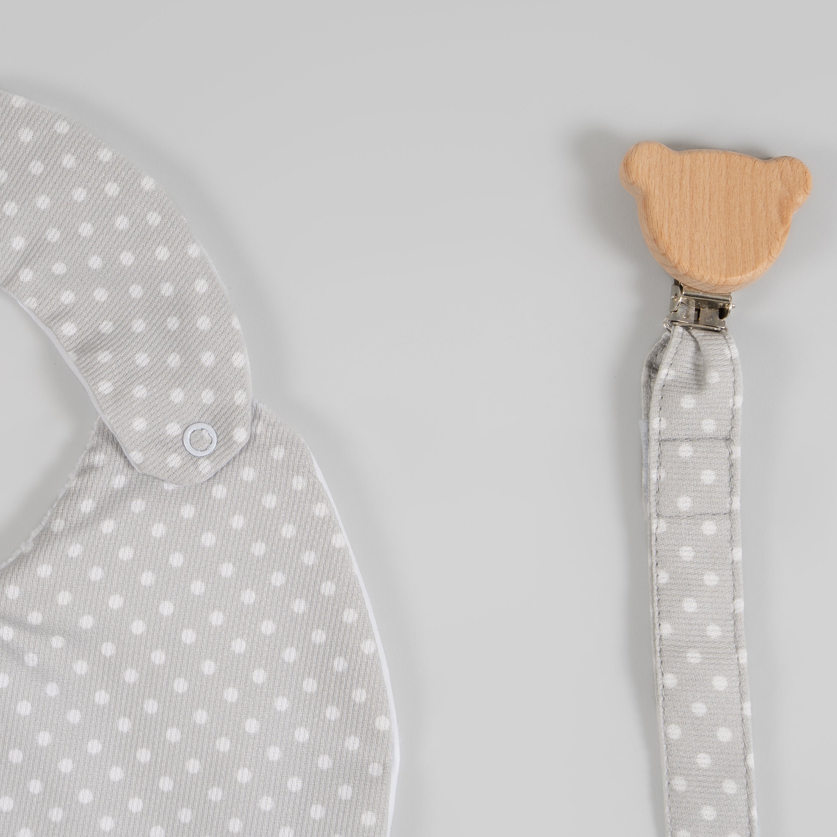 Set babero & portachupon puntitos