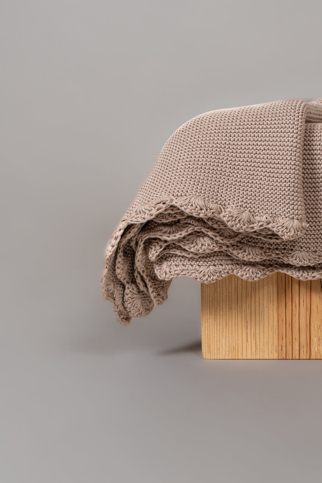 Set cobija & sueter garigoleado beige