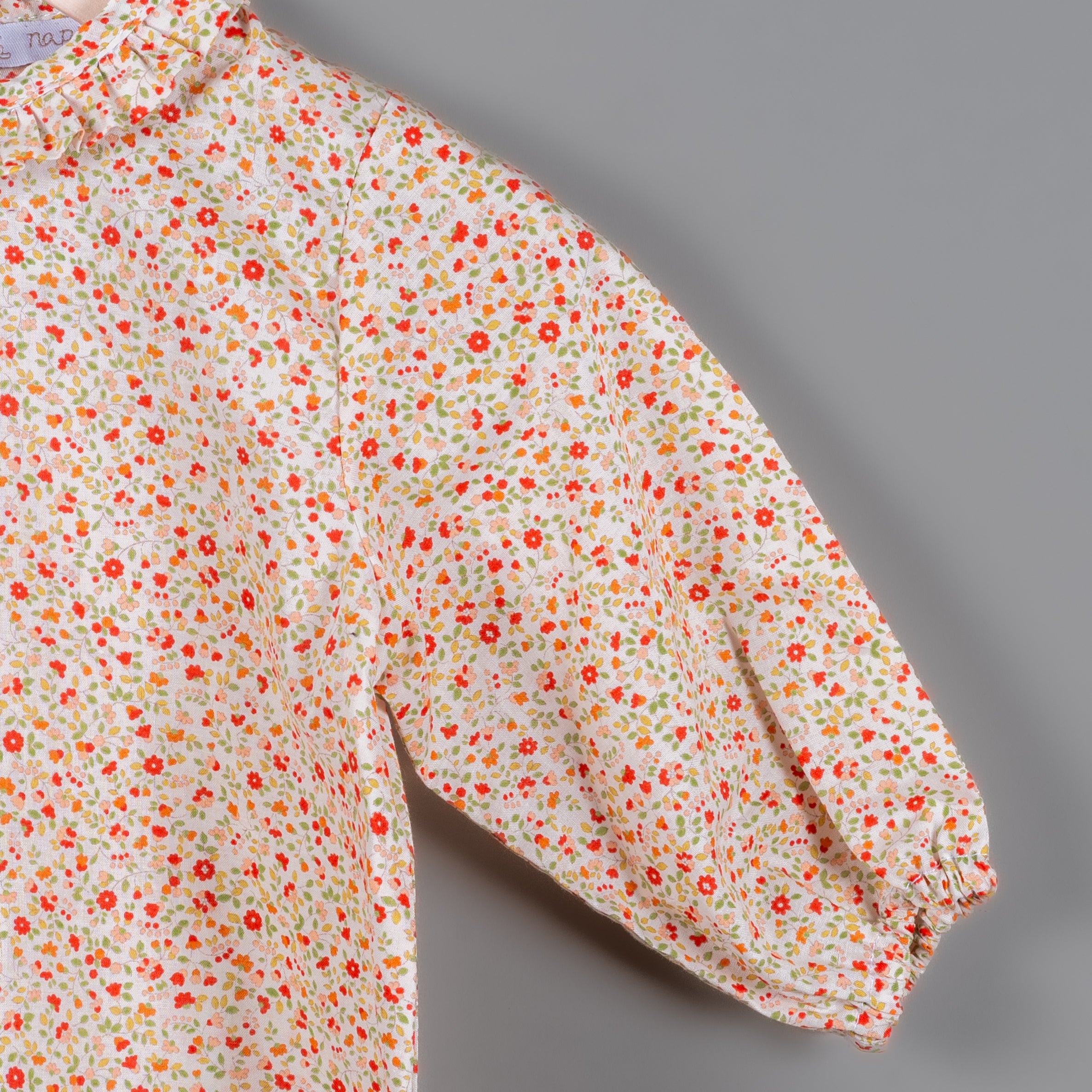 Camisa Lorenza flores rojas